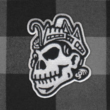 Load image into Gallery viewer, Men&#39;s Solo Skull Flannel Grey And Black
